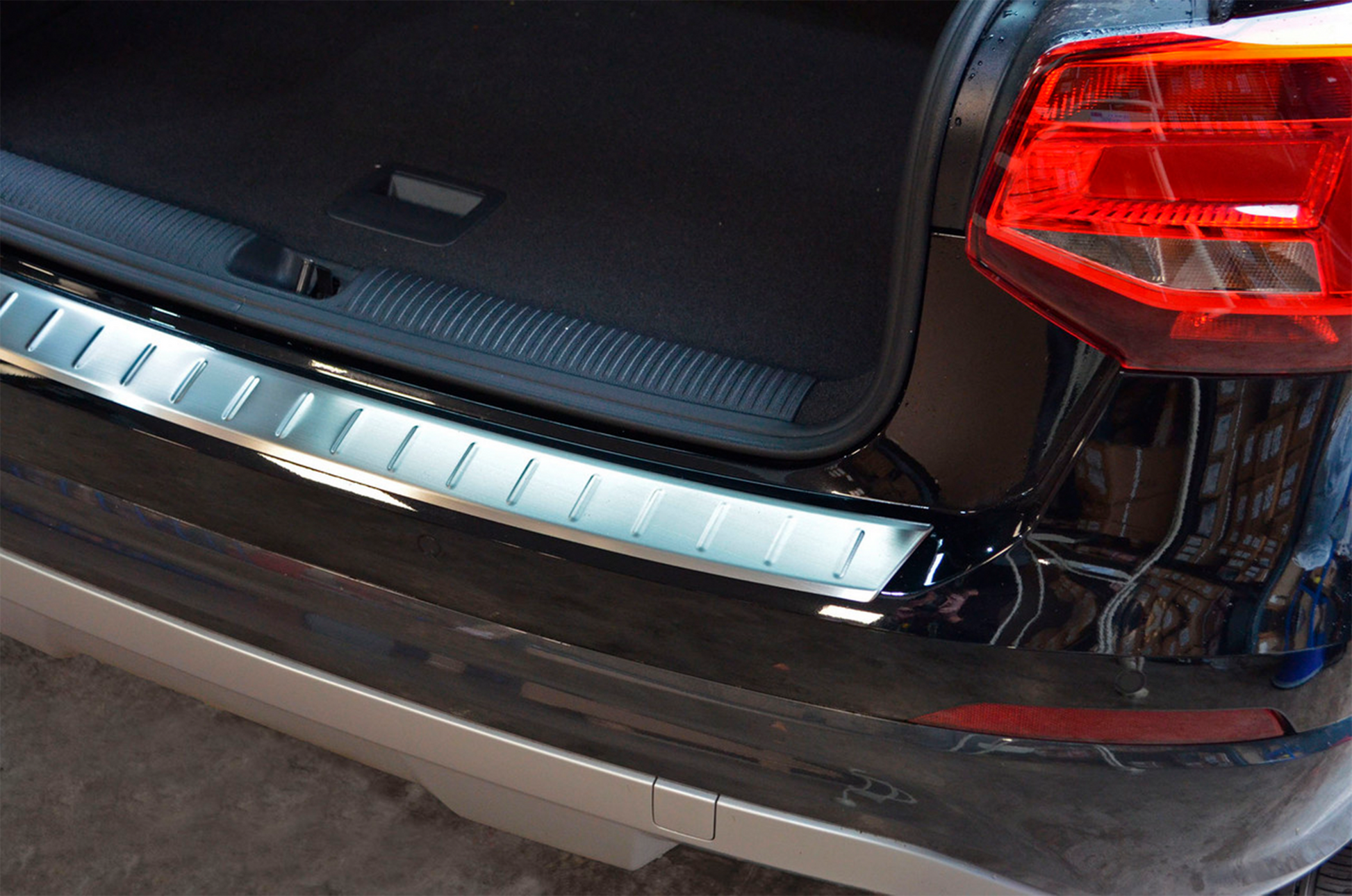 Rear bumper protector OmsaLine (stainless steel) for Audi Q2 2016- - image 6