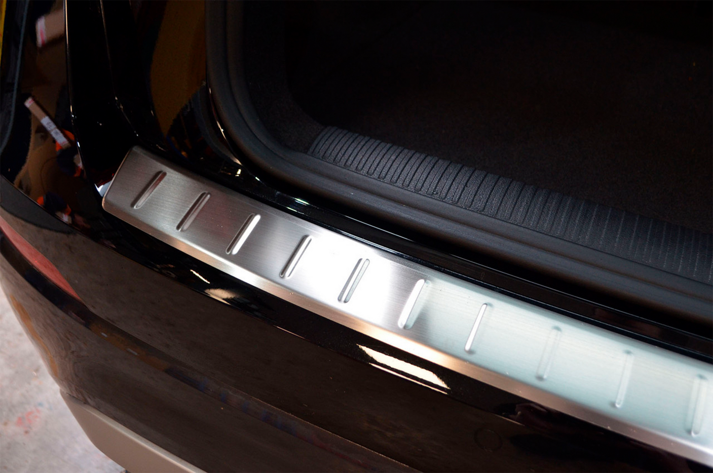 Rear bumper protector OmsaLine (stainless steel) for Audi Q2 2016- - image 4