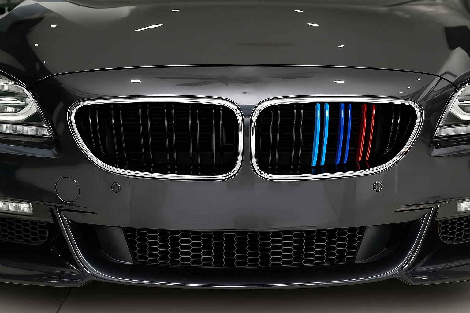 Kidneys M-Look (M-Color with Chrome Trim) for BMW 6 Series F12/F13/F06 2011-2018 - image 1