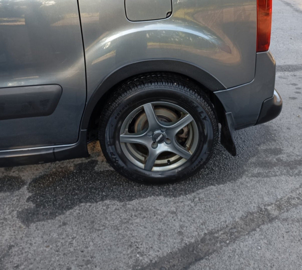 The pads on the arches (4 pieces, black) for Citroen Berlingo 2008-2018 - image 2