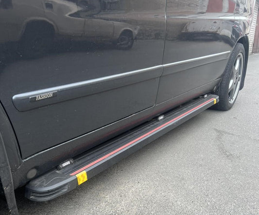 Side Steps Maya Red (2 pcs, Aluminum) for Mercedes Vito W638 1996-2003 - image 1