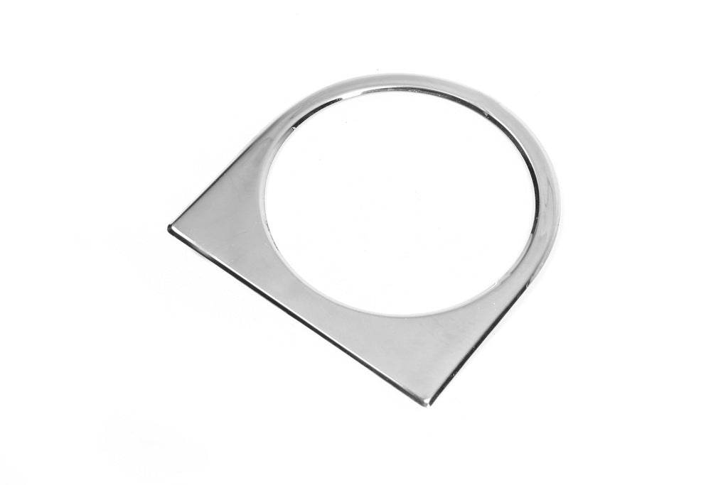 Stroking the back of the logo (stainless) for Volkswagen Caddy 2004-2010 - Reelken Auto