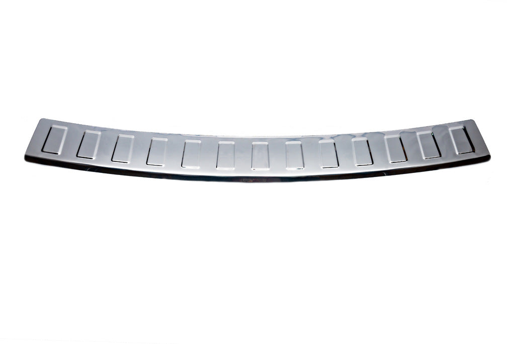 The trim on the rear bumper Carmos (stainless) for Volkswagen Golf 5 - image 2