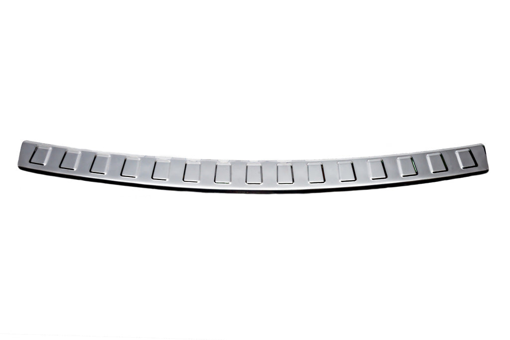 The trim on the rear bumper Carmos (stainless) for Volkswagen Golf 5 - image 3