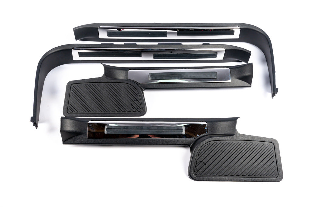 Plastic illuminated door sills (black) for Toyota Land Cruiser 200 2007-2021 - image 4