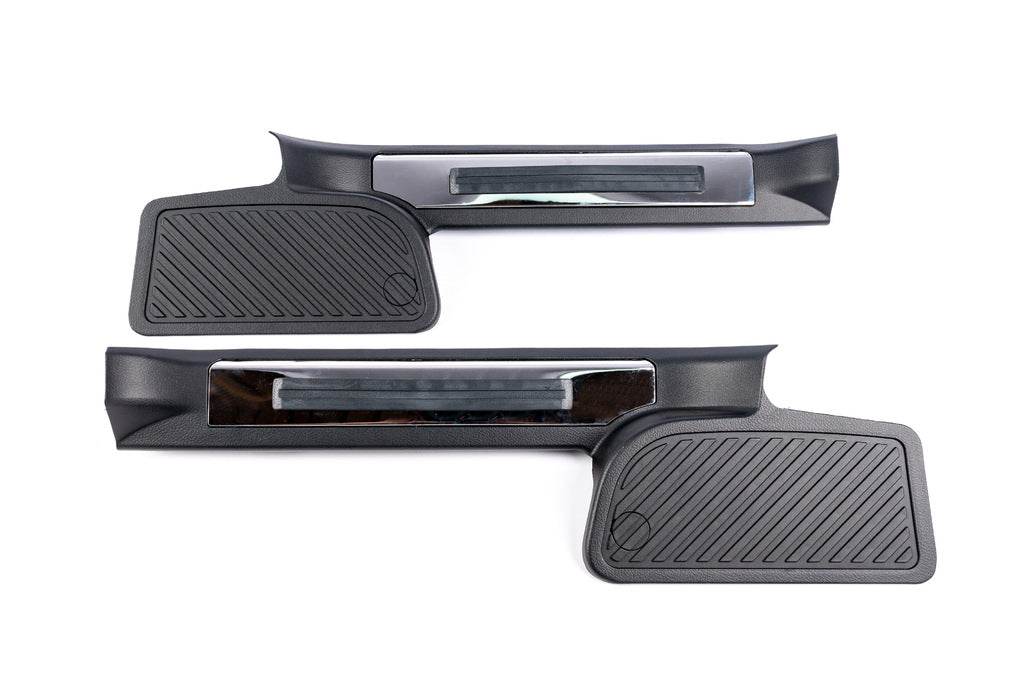 Plastic thresholds with lighting (black) for Toyota Land Cruiser 200 - Reelken Auto