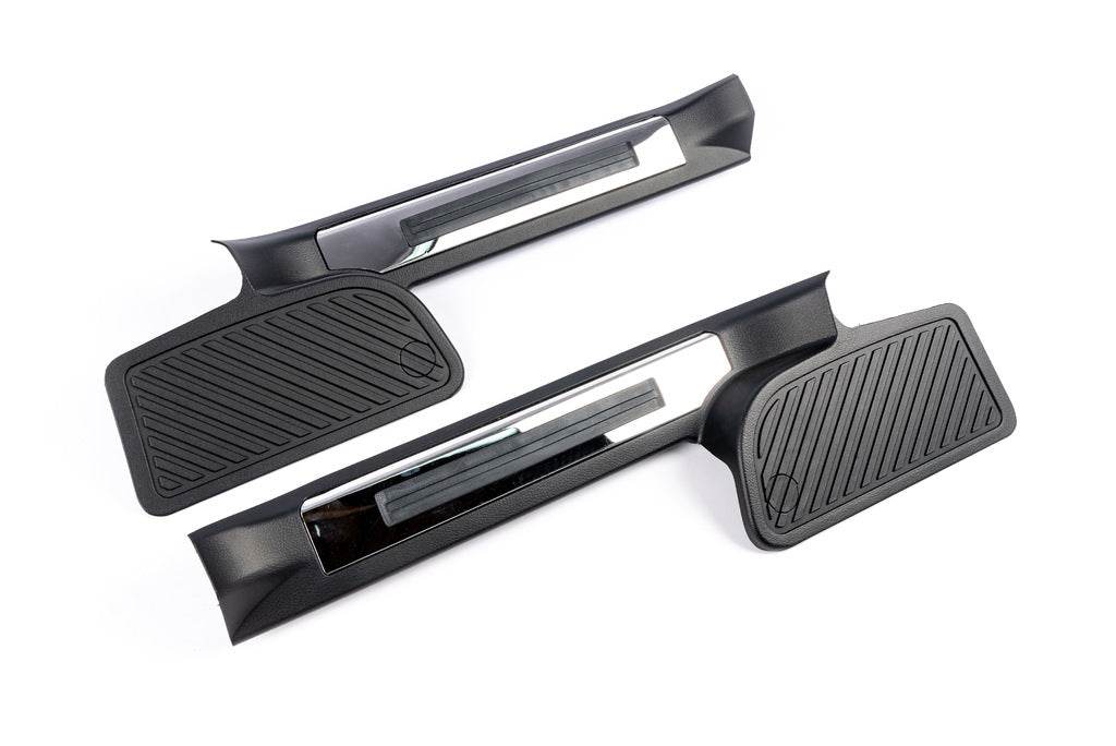 Plastic thresholds with lighting (black) for Toyota Land Cruiser 200 - Reelken Auto