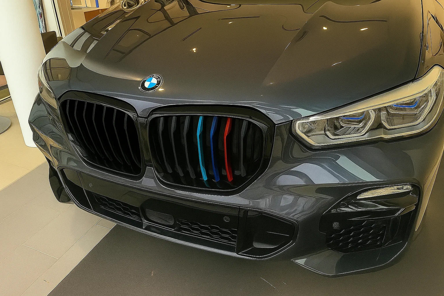 Kidney Grilles 1 Bar (2019-2022, M-Color) for BMW X5 G05 2019- - image 1