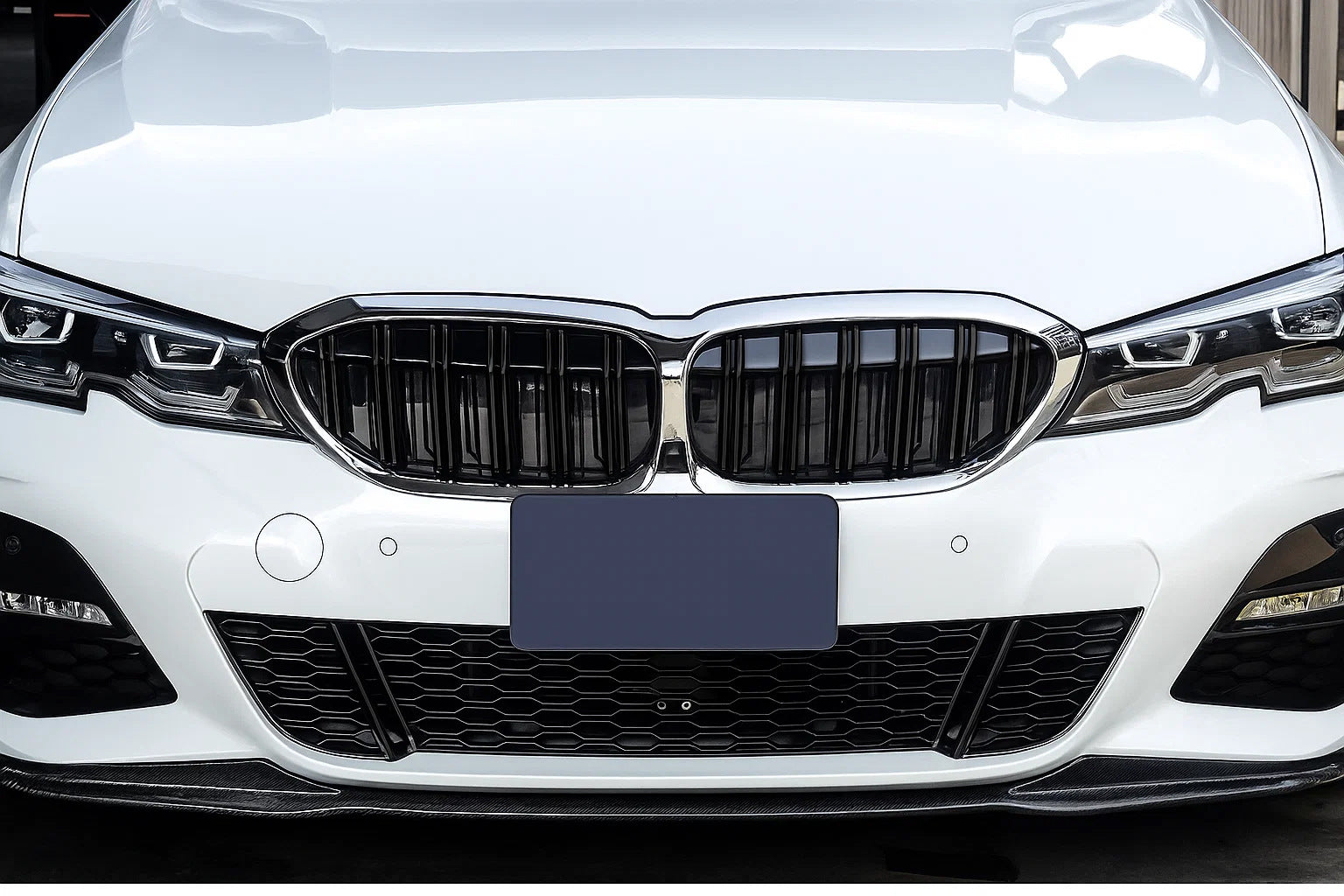 M-Look V2 Kidney Grilles (2018-2022, Gloss Black with Chrome Trim) for BMW 3 Series G20/G21 2018- - image 1