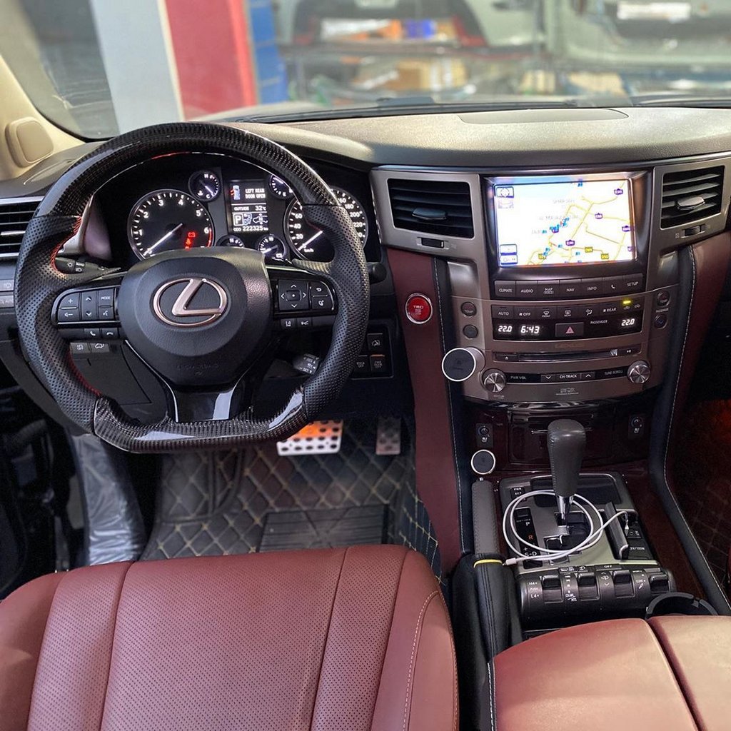 Complete anatomical steering wheel (carbon) for Lexus LX570/450d 2008-2022 - image 6