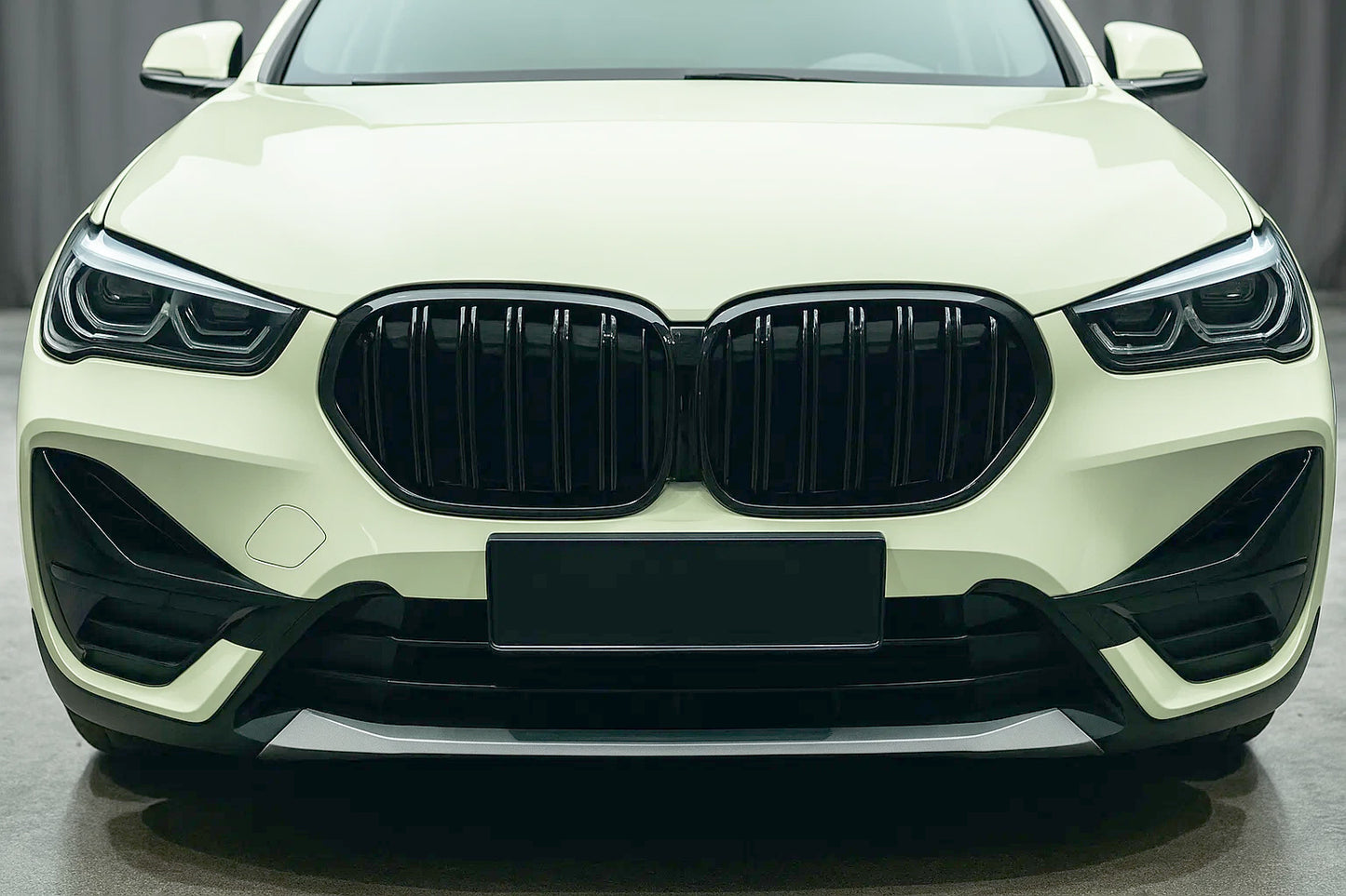 Kidney Grilles M-Look (2020-2022, Gloss Black) for BMW X1 F48 2015-2022 - image 1