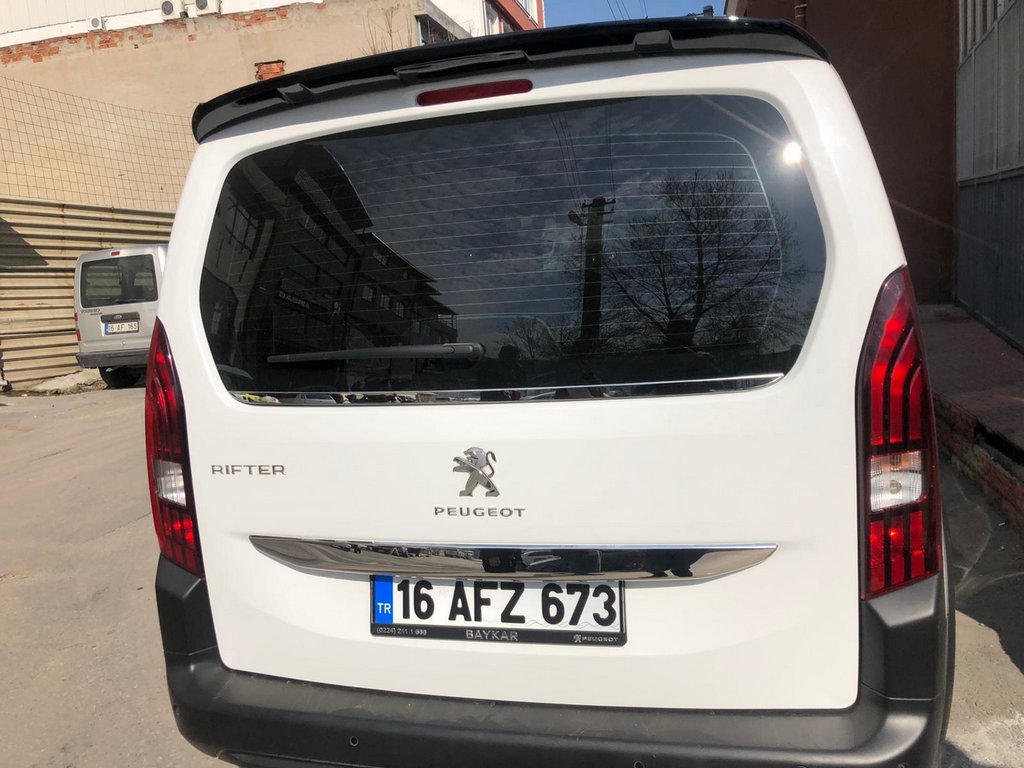 The lower edge of the glass (stainless) for Peugeot Partner/Rifter 2019↗ - image 3