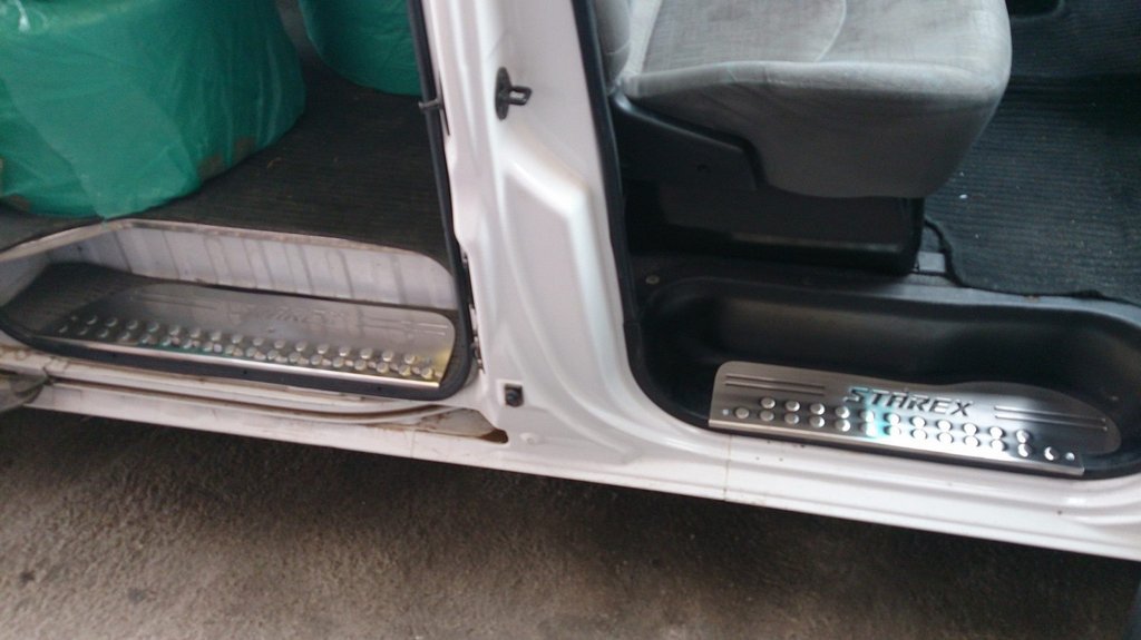 Door Sill Protectors OmsaLine (3 pcs, Stainless Steel) for Hyundai H200, H1, Starex 1998-2007 - image 2