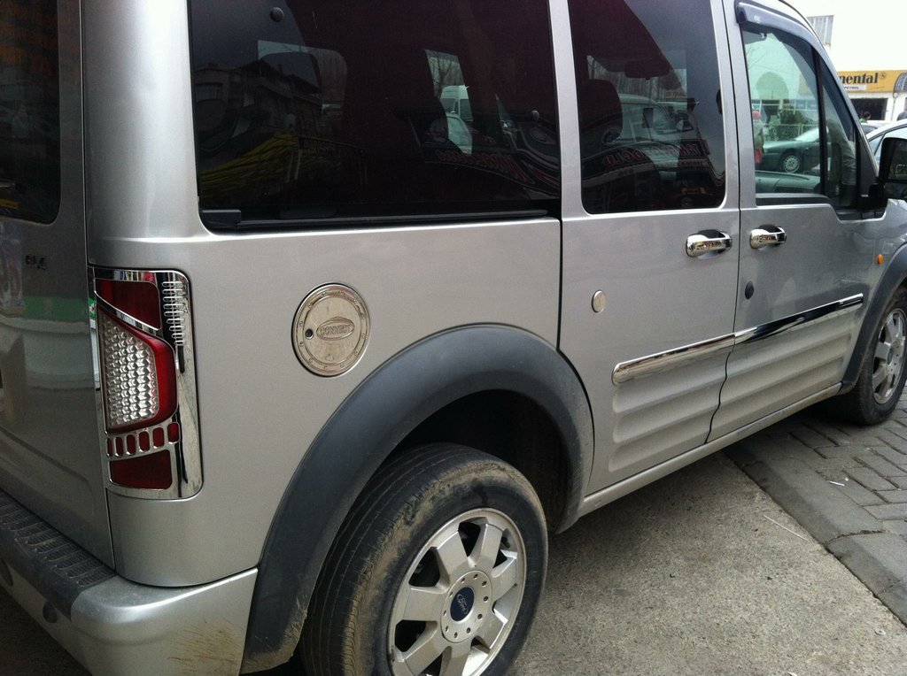 Chrome Tail Light Covers Version No.1 (2 pcs, plastic) for Ford Connect 2010-2013 - image 3