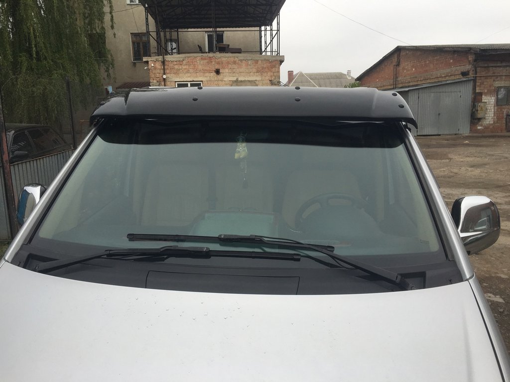 Windshield visor (black gloss, 5mm) for Mercedes Vito W639 2004-2014 - image 5