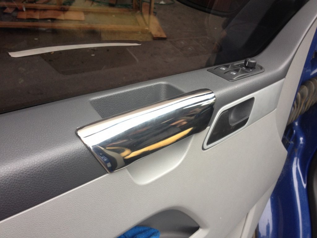 Chrome Armrest Covers (2 pcs, Stainless Steel) for Volkswagen T5 Multivan 2003–2010 - image 1
