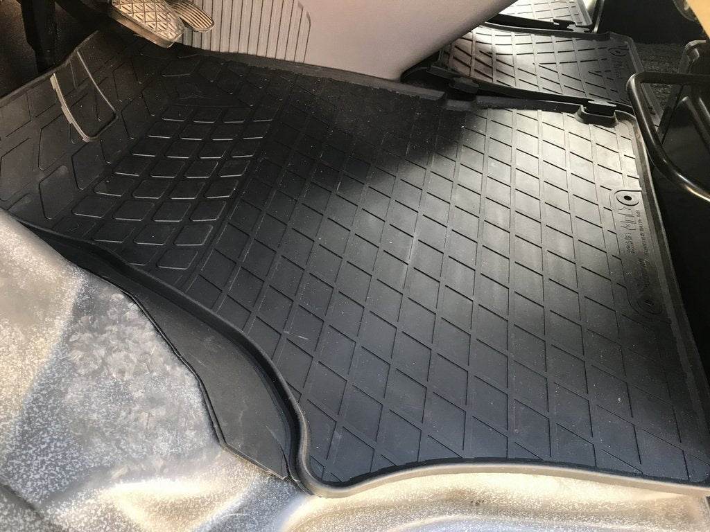 Rubber mats (3 piece, Stingray) for Mercedes Vito W638 1996-2003 - Reelken Auto
