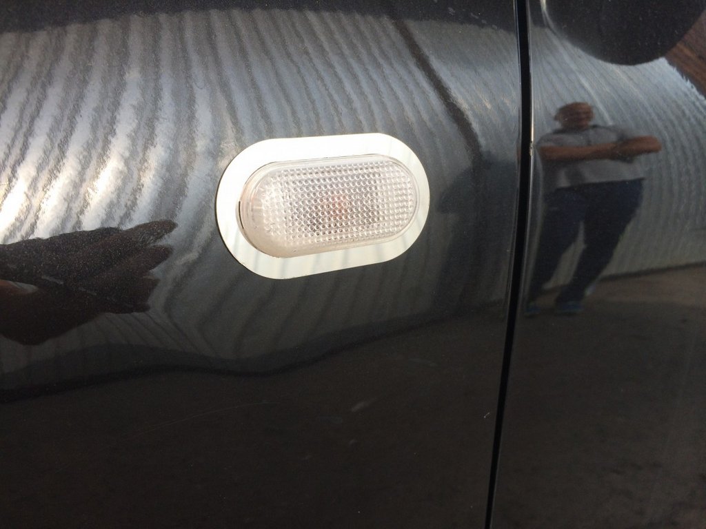 Turn Signal Trim (2 pcs, Stainless Steel) for Nissan Note 2004-2012 - image 1