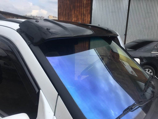 The visor on the windshield (gloss black, 5mm) for Mercedes Vito W638 1996-2003 - Reelken Auto