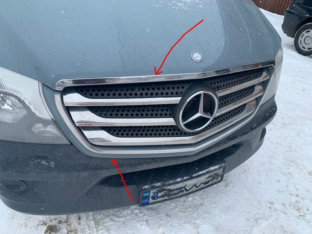 The stroke of the grid (2013↗, stainless steel) for Mercedes Sprinter W906 2006-2018 - image 1