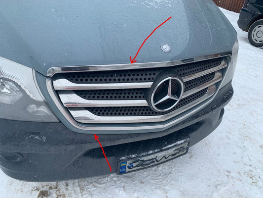 The stroke of the grid (2013↗, stainless steel) for Mercedes Sprinter W906 2006-2018 - image 1