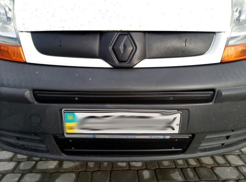 Winter middle cover on the grille (top of the number) for Renault Trafic 2001-2015 - image 4
