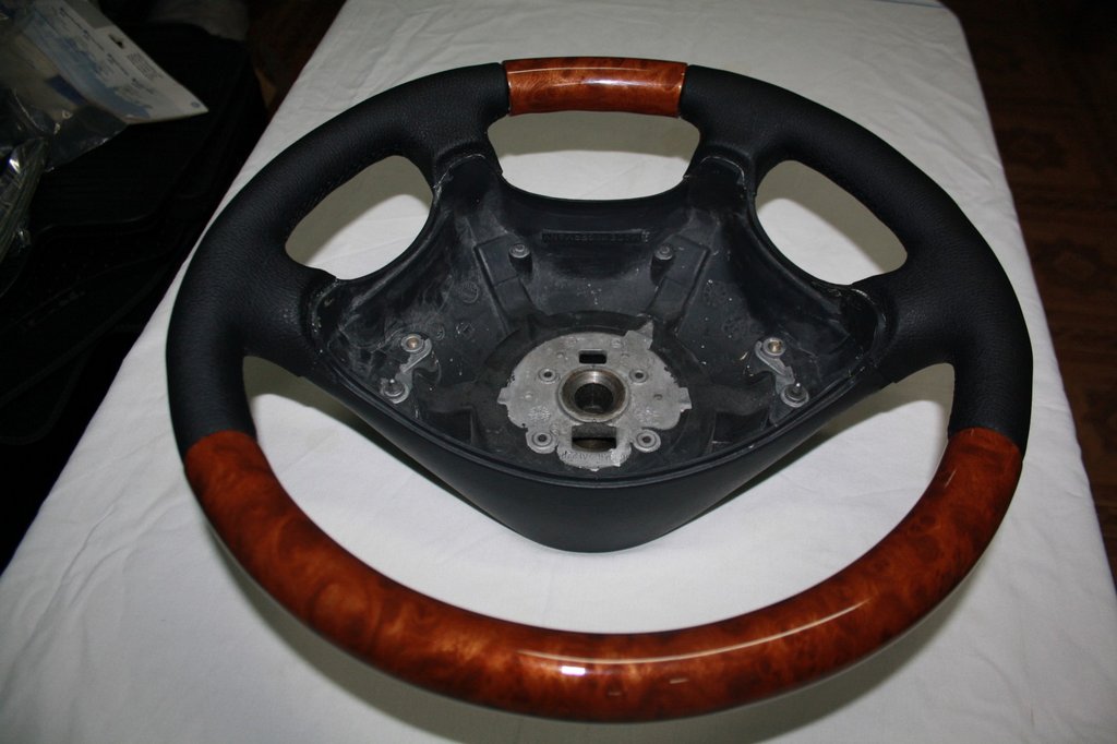 Steering Wheel (Leather ↗ Wood) for Mercedes Viano 2004-2014 - image 4
