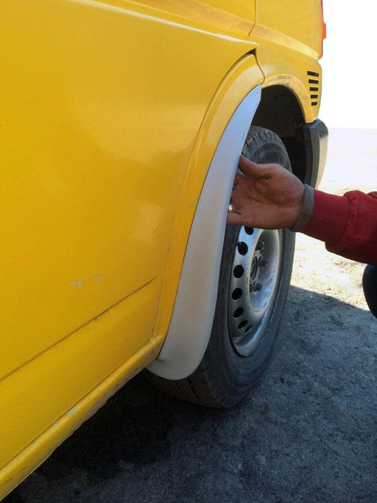 Front mud flaps (2 pieces, glass) for Volkswagen T4 Caravelle/Multivan - Reelken Auto