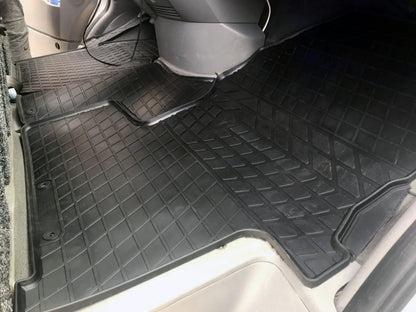 Rubber Floor Mats (3 pcs, Stingray) for Volkswagen Crafter 2006-2016 - image 1