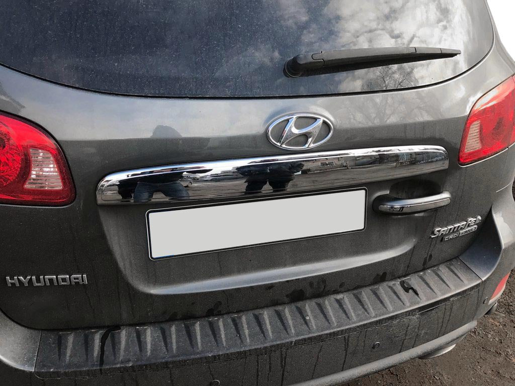 Trunk trim above license plate (stainless steel) for Hyundai Santa Fe 2 2006-2012 - image 1