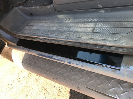 ABS Door Sill Protectors (2 pcs, Plastic) for Volkswagen T4 Caravelle/Multivan 1990-2003 - image 1