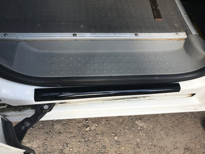 Door sills (ABS plastic) for Volkswagen Caddy 2010-2015 - image 3