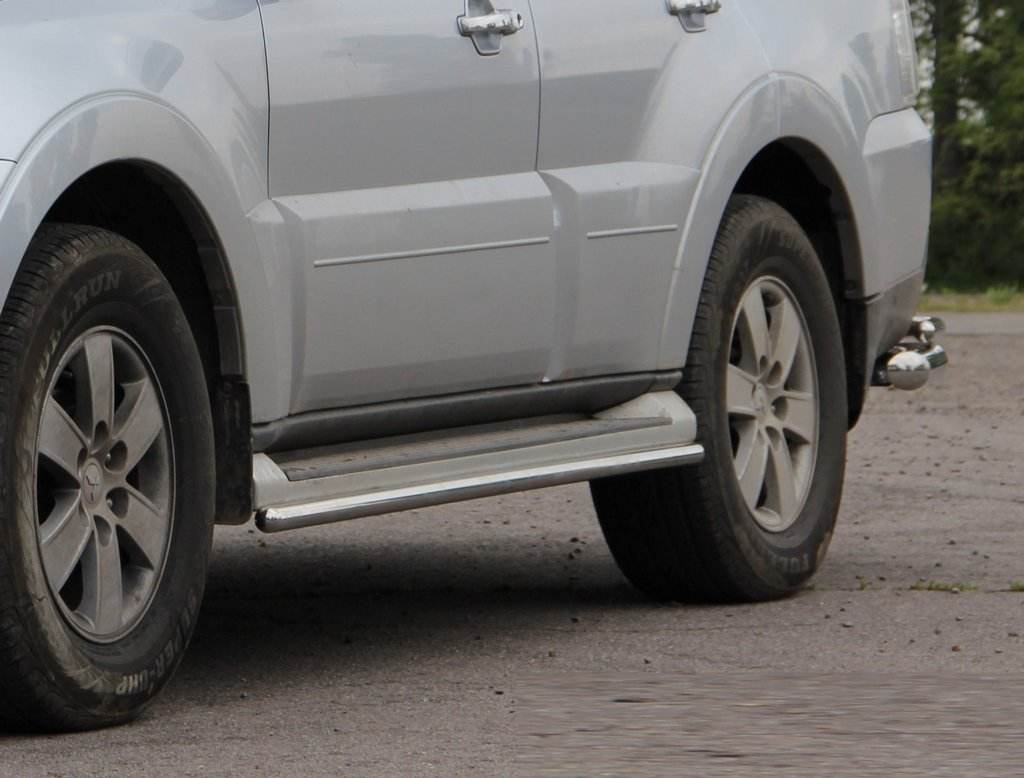 The side tube (2 PCs., stainless.) for Mitsubishi Pajero Wagon IV - Reelken Auto