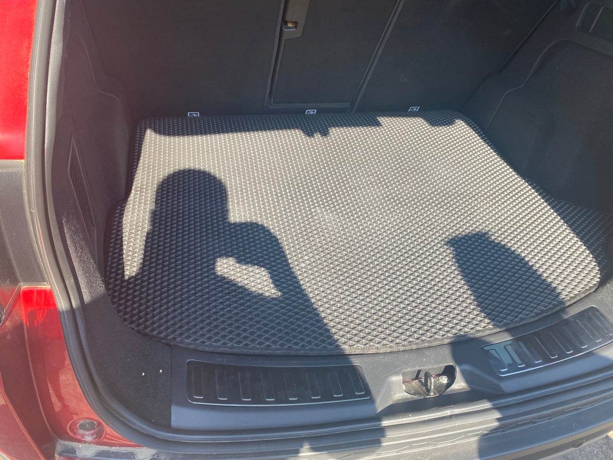 A cargo Mat (EVA black) for Land Rover Discovery Sport - Reelken Auto
