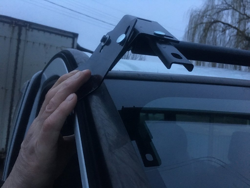 Windshield visor (black gloss, 5mm) for Opel Vivaro 2001-2015 - image 6