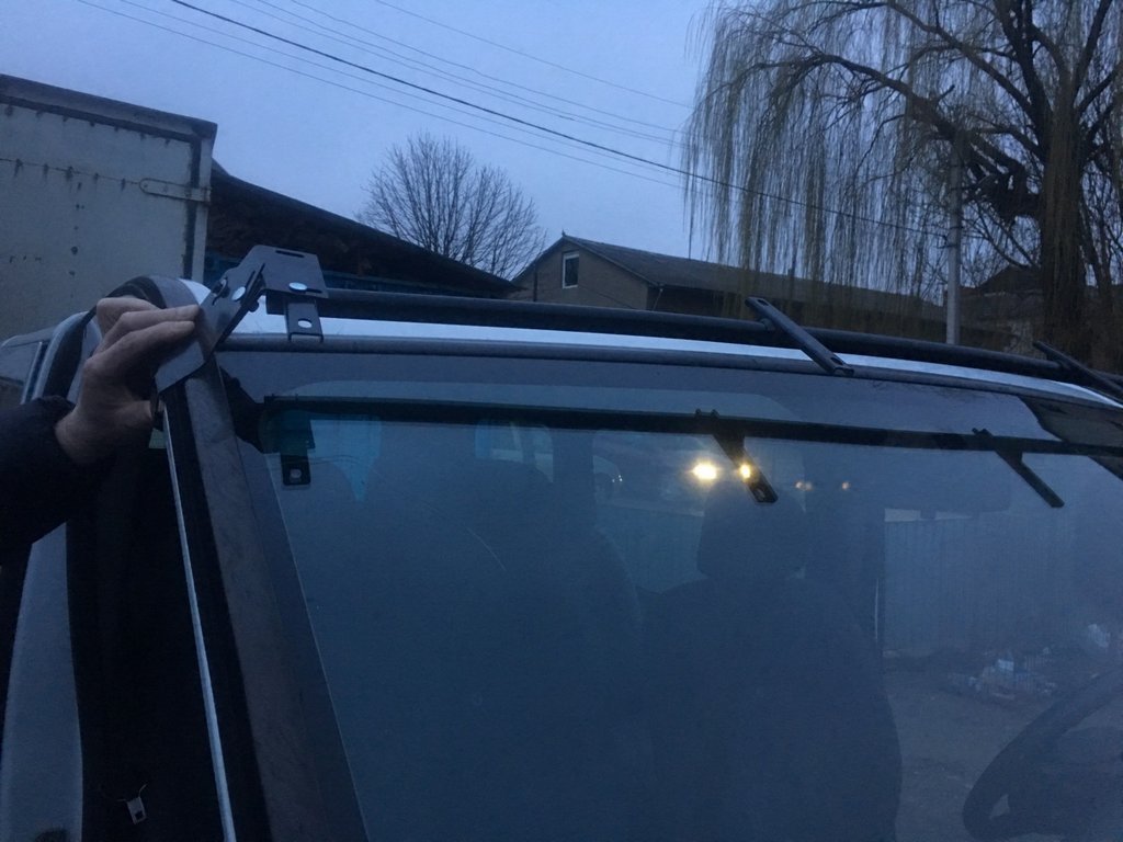 Windshield visor (black gloss, 5mm) for Opel Vivaro 2001-2015 - image 8