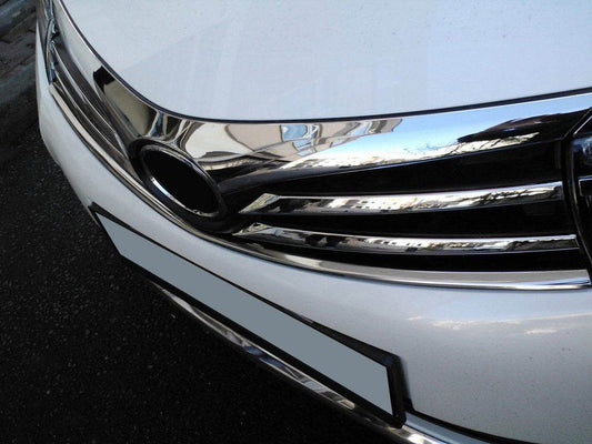 Overlay on the radiator grille (2013-2016, stainless steel) for Toyota Corolla 2013-2019 - Reelken Auto