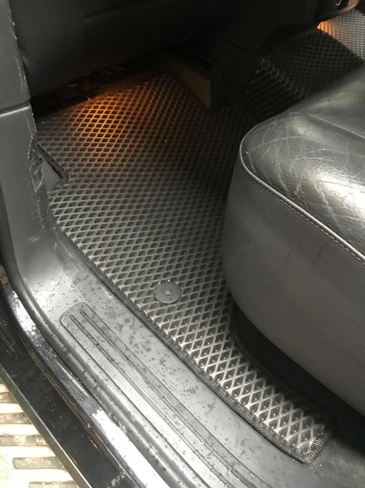 EVA Floor Mats (black) for Volkswagen Touareg 2002-2010 - image 1