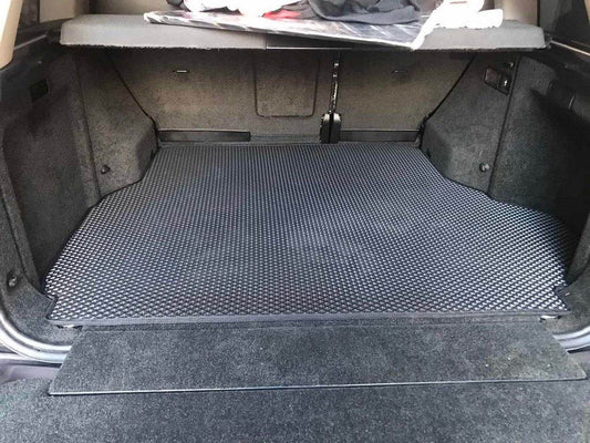 A cargo Mat (EVA black) for Range Rover III L322 2002-2012 - Reelken Auto