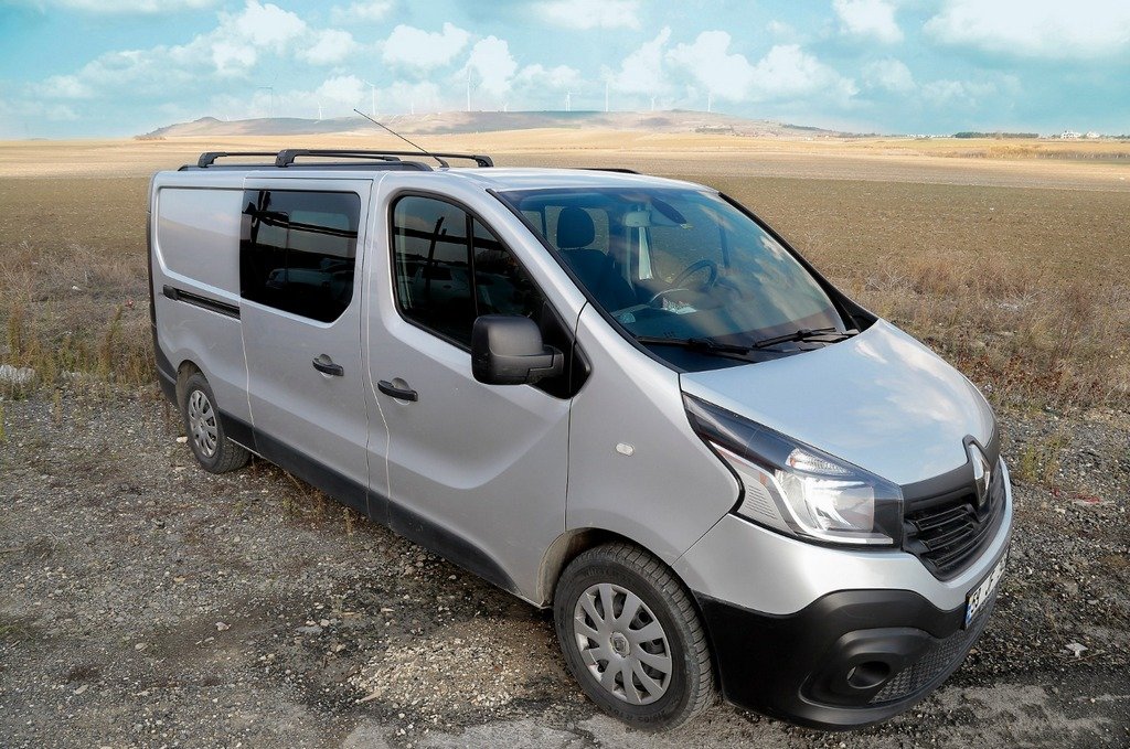 Integrated Roof Rails (black) for Renault Trafic 2015- - image 7