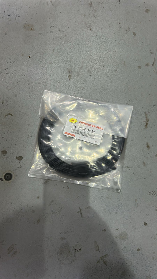 Seal for body kits (3 meters) for Toyota Land Cruiser 200 2007-2021 - image 2