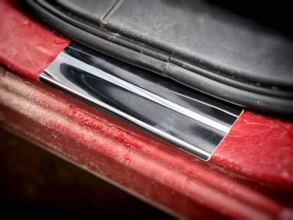 Threshold pads (Carmos V2, 4 pcs., stainless steel) for Nissan Qashqai 2010-2014 - Reelken Auto