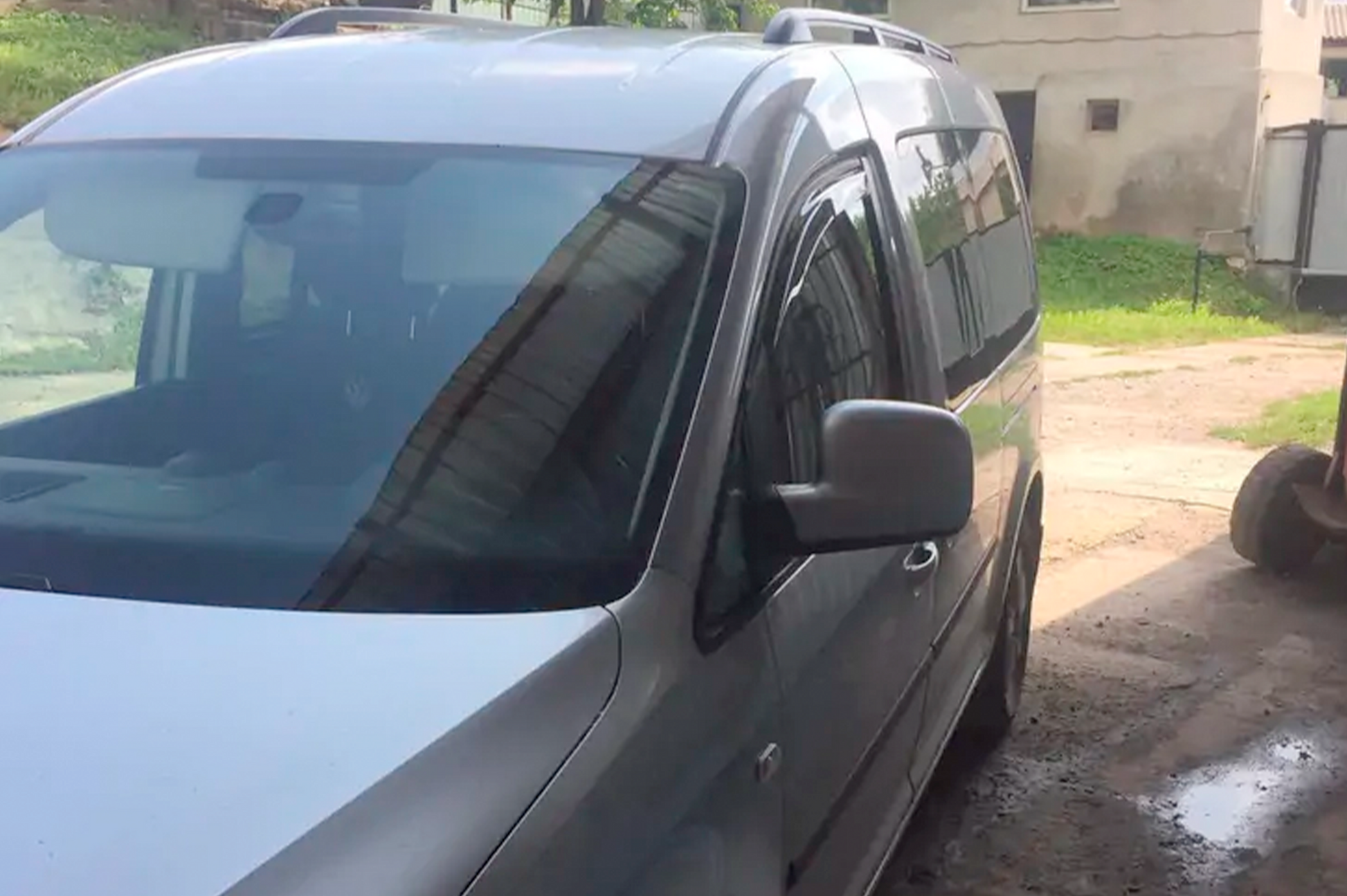 In-channel window deflectors (2 pcs, HIC) for Volkswagen Caddy 2010-2015 - image 4