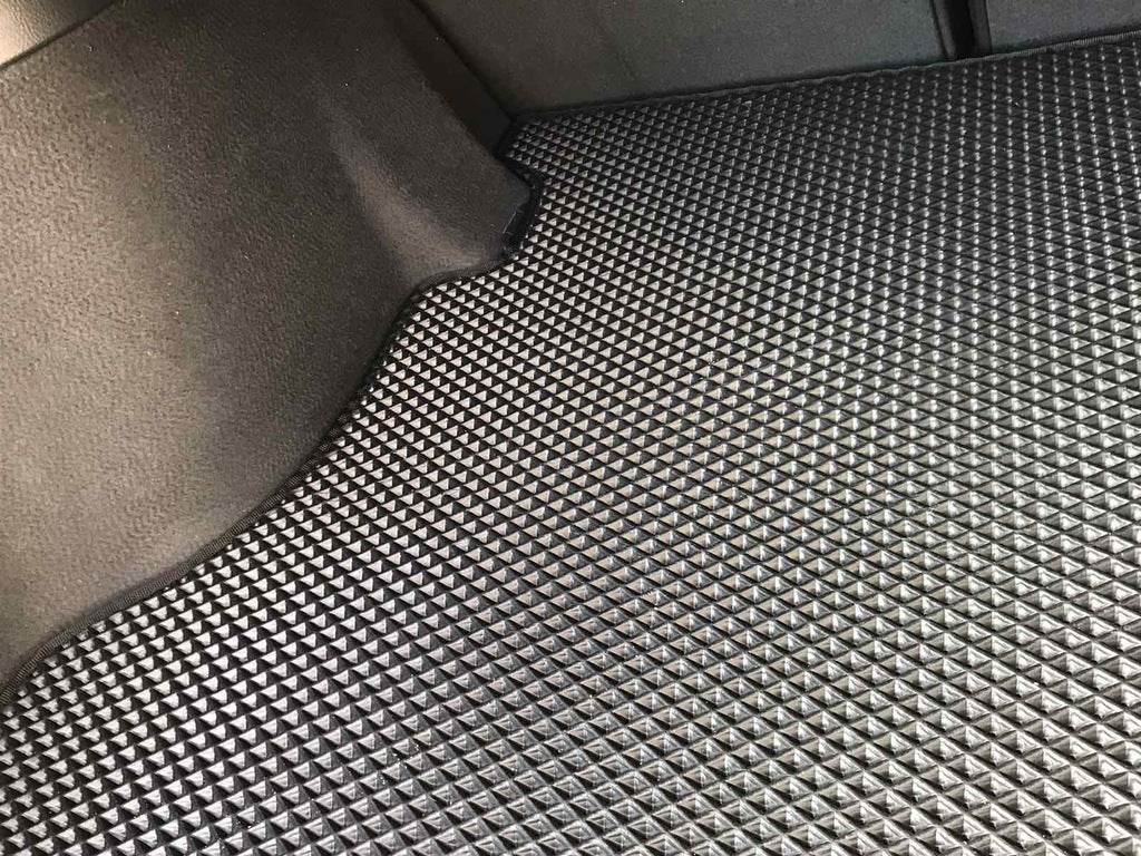 Mat in EVA trunk (SW, black) for Toyota Avensis 2003-2009 - Reelken Auto