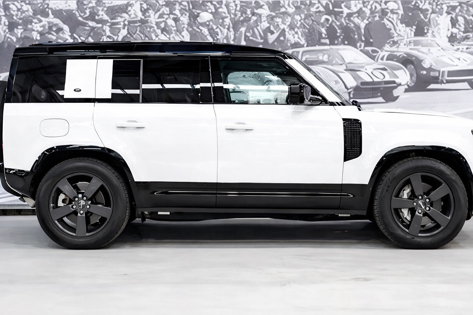 Set of Door Moldings for Land Rover Defender 2019- - image 3