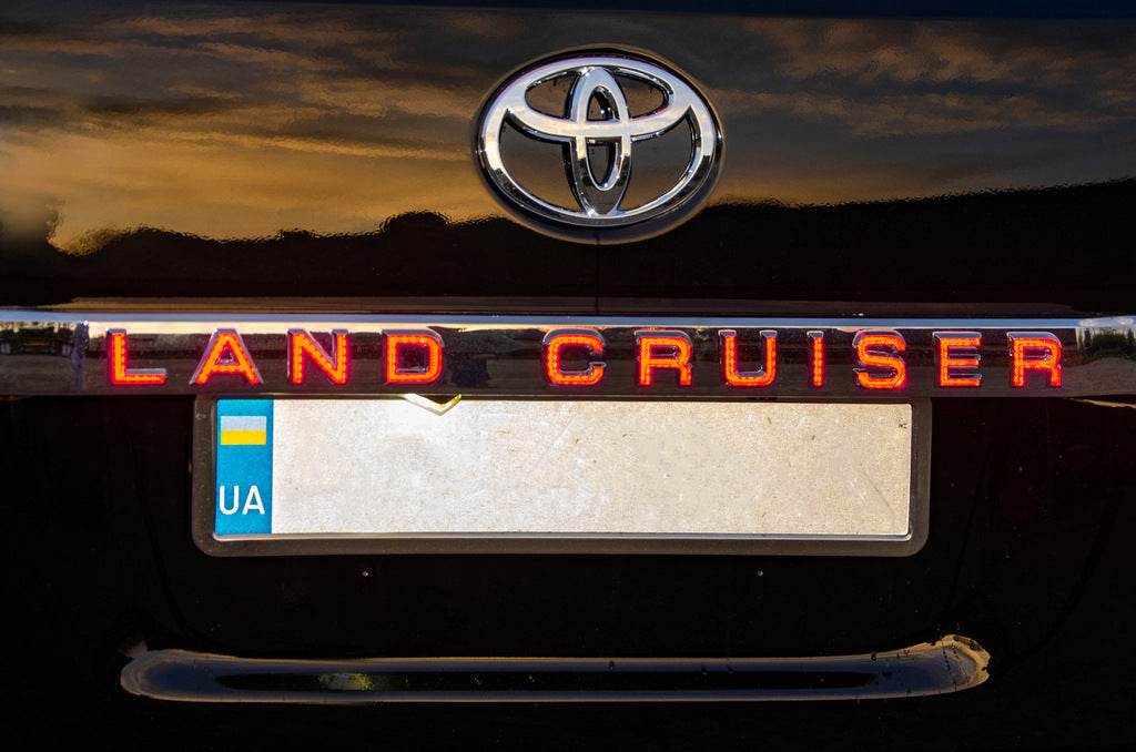 Plank above the LED number (2016+) for Toyota Land Cruiser 200 - Reelken Auto