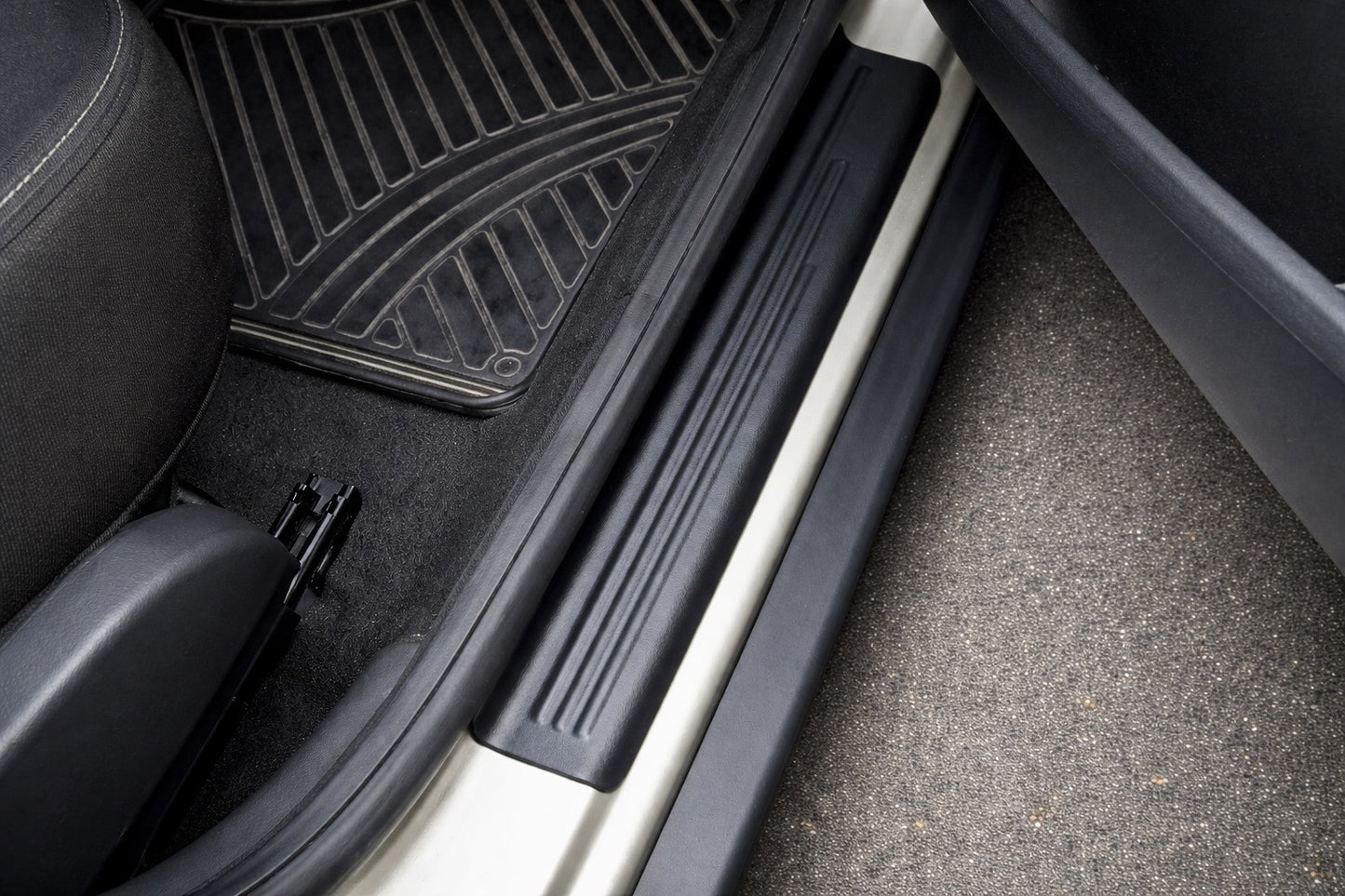 Interior door sill protectors EuroCap (4 pcs, ABS) for Renault Duster 2008-2017 - image 1