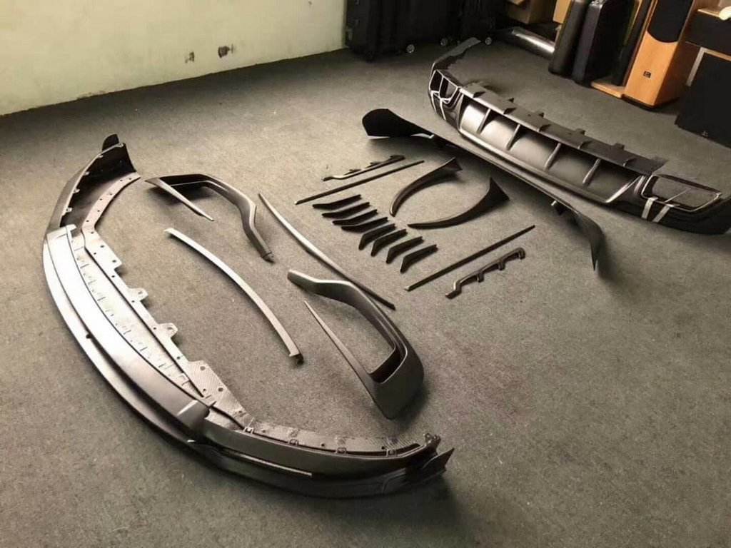 The body kit Mansoru (natural carbon) for Maserati Levante - Reelken Auto