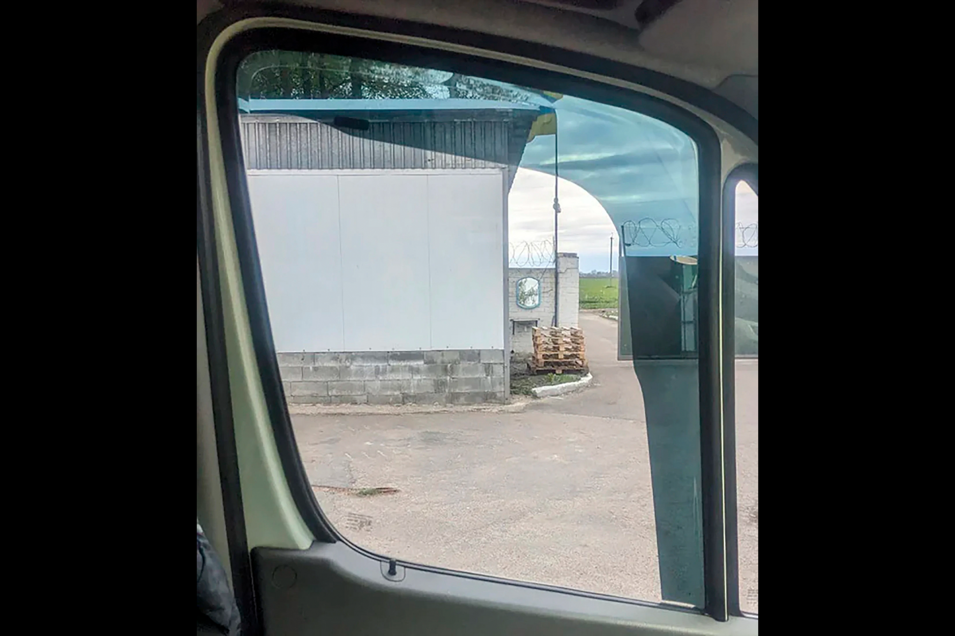 In-channel window deflectors (2 pcs, HIC) for Mercedes Sprinter W906 2006-2018 - image 9