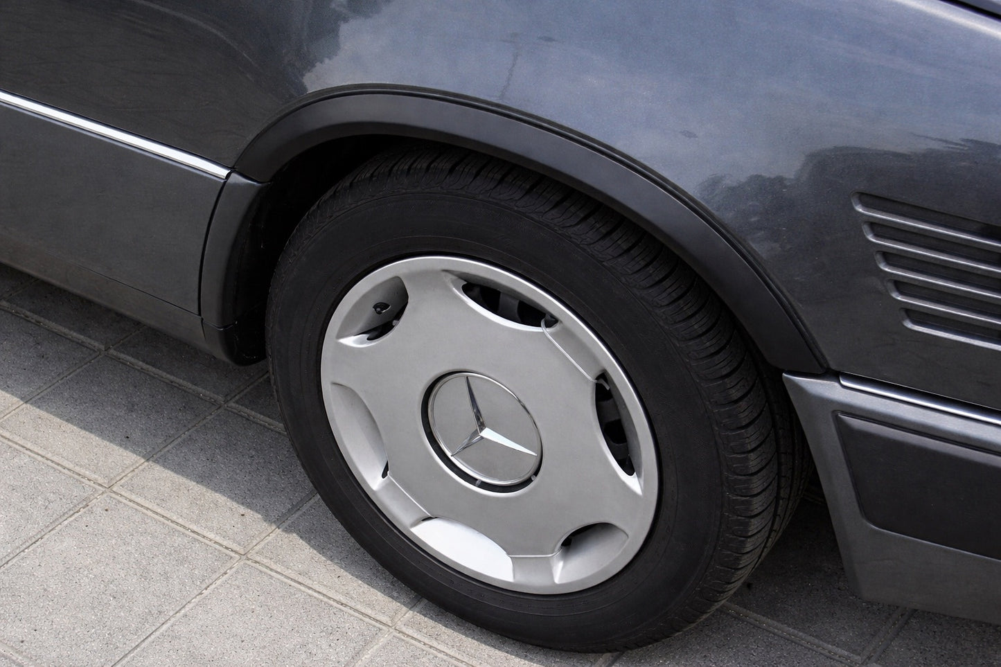 Fender flares 1989-1995 (4 pcs, black, ABS plastic) for Mercedes E-сlass W124 1984-1997 - image 1